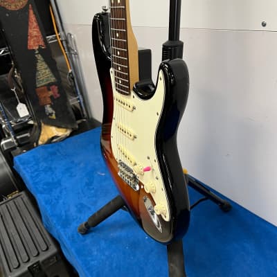 Used Fender Strat Stratocaster Electric Guitar with Case USA 2014 Sunburst 60th Anniversary image 12