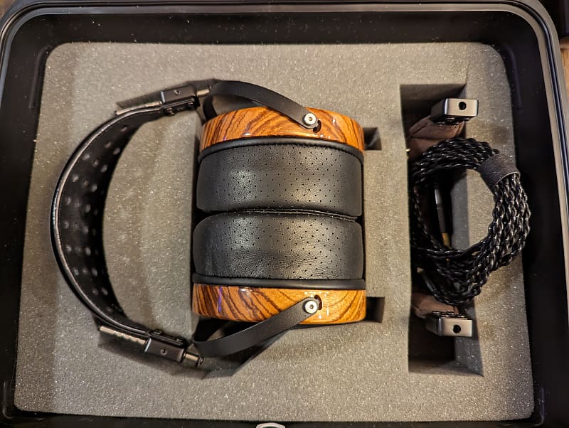 Audeze LCD-3 Fazor Planar-Magnetic Headphones + 4.4mm