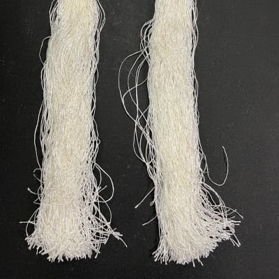 Ludwig/Musser M2044 Bell Lyra Plumes 15" Tassels - In Pairs - White