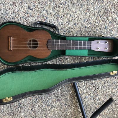 Martin Soprano ukulele  1955 original case image 2