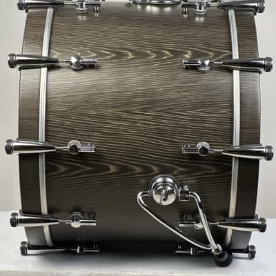 Sonor SQ2 22/8/10/12/13/14/16" Medium Maple Concert Tom Drum Set - Vintage Onyx Semi-Gloss w/ Silky Oak Interiors image 10