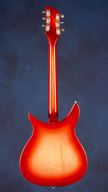 Rickenbacker 310 (two pickups 'R' tailpiece 1967 - Fireglo Rickenbacker 310 (two pickups 'R' tailpiece 1967 - Fireglo