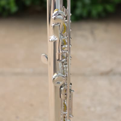 Tomasi 7 Series Intermediate Open-Hole Flute - B-foot - Silver Plated image 9