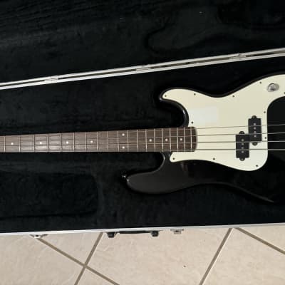 Squier	Standard Precision Bass 34” Scale	1991-2004 image 1