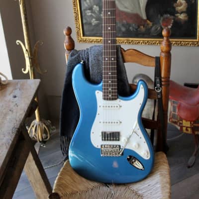 SQUIER Limited Edition Classic Vibe™ '60s Stratocaster HSS, Laurel Fingerboard, Parchment Pickguard, Matching Headstock, Lake Placid Blue, 4, 02 KG imagen 13
