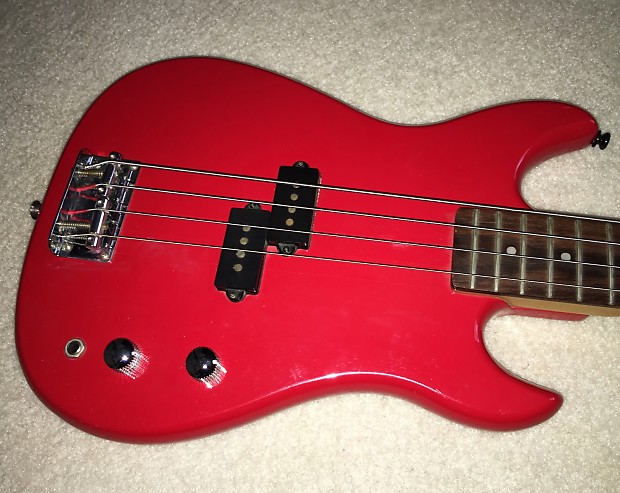 Memphis shop bass guitar