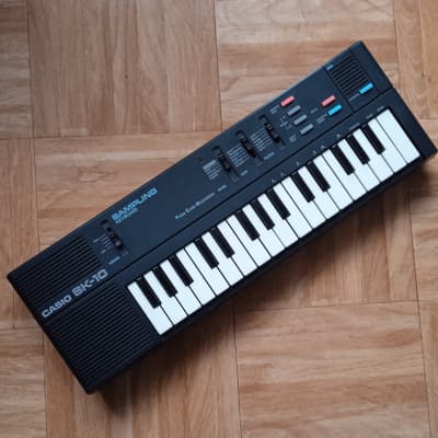 Casio SK-10 32-Key Sampling Keyboard Japan