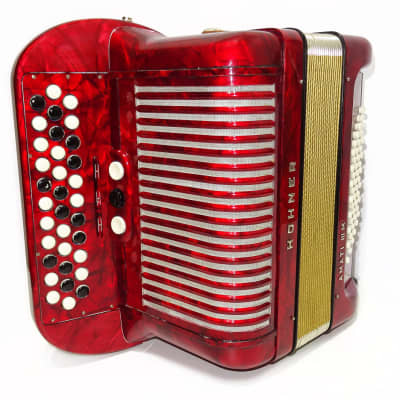 Close to New! Hohner Amati III M Lightweight 3 Row Small Button Accordion made in Germany 2148, incl Straps, Case, Wonderful sound! image 7