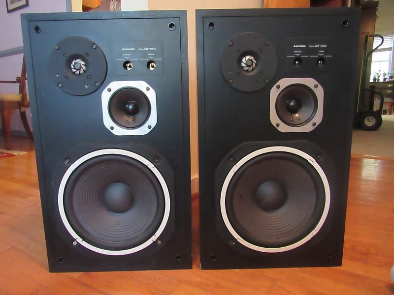 Mitsubishi Diatone DS28b speakers in excellent condition