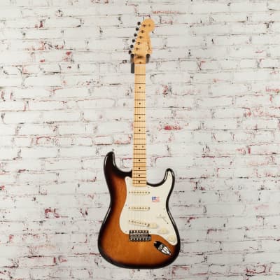 Fender Eric Johnson Stratocaster®, Maple Fingerboard, 2-Color Sunburst image 2