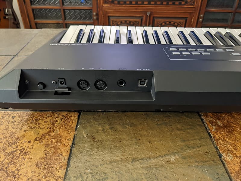 Yamaha KX61 MIDI Keyboard Controller | Reverb