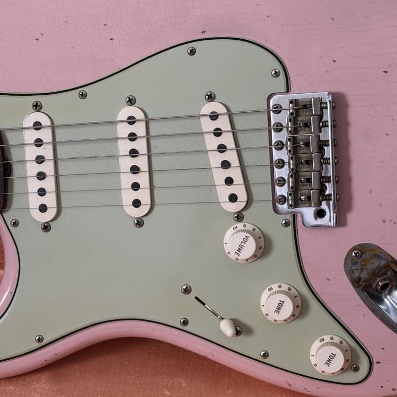 FENDER CUSTOM SHOP 1960 SHELL PINK RELIC STRATOCASTER LEFT HANDED