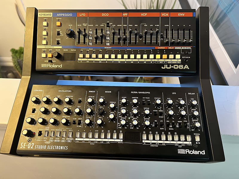 Roland JU-06A and Roland SE-02 Boutique Series Synthesizers with