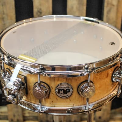 DW Collector's Natural Lacquer Over Kurilian 5x14 Snare Drum - SO# 1119644 image 5