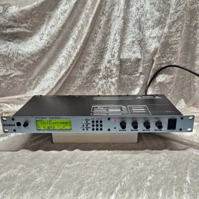 Yamaha FS1R FM Tone Generator 1998 - Silver