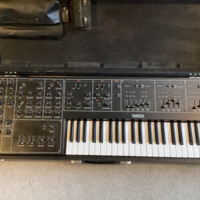 Yamaha CS-30L Monophonic Synthesizer 1977 - 1980 - Black