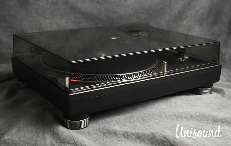 Technics SL-1200MK4 Direct Drive Turntable Black in excellent Condition image 1