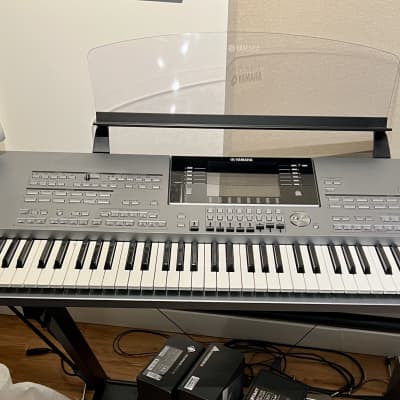 Yamaha Tyros5 76-Key Arranger Workstation Keyboard 2010s - Silver