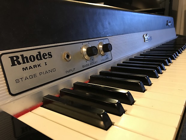 Refurbished fender rhodes top
