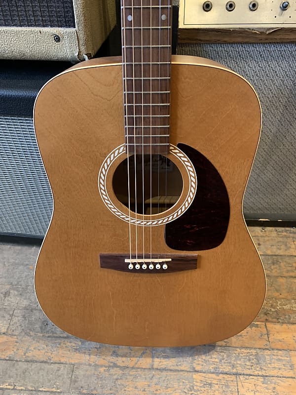 アート&ルシアー モデル WILD CHERRY カナダ製 Art & Lutherie Wild Cherry | Reverb Canada