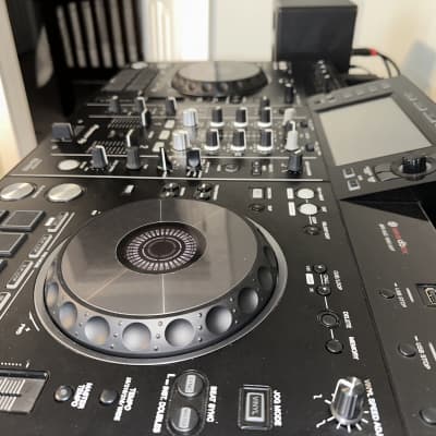 Pioneer XDJ-RX2 Professional Digital DJ System with Touchscreen