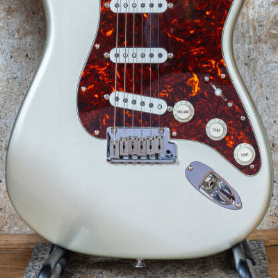 2004 Fender USA American Standard Stratocaster Shoreline Silver with American Special neck image 2