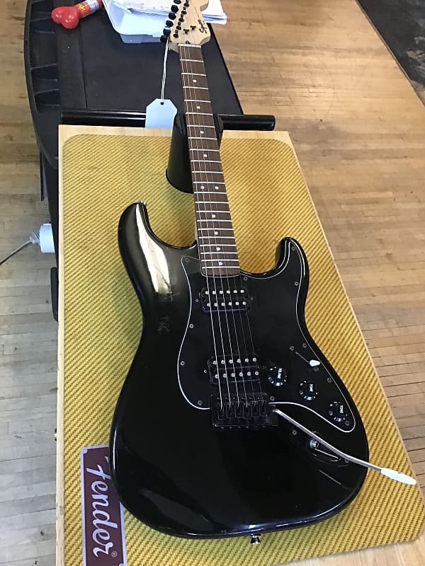 Squier Bullet Strat 90s - Black | Reverb