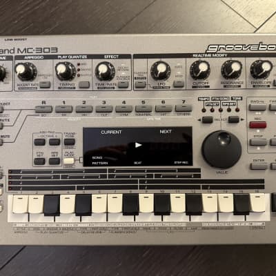 Roland MC-303 Groovebox 1990 - 1998 | Reverb Slovenia