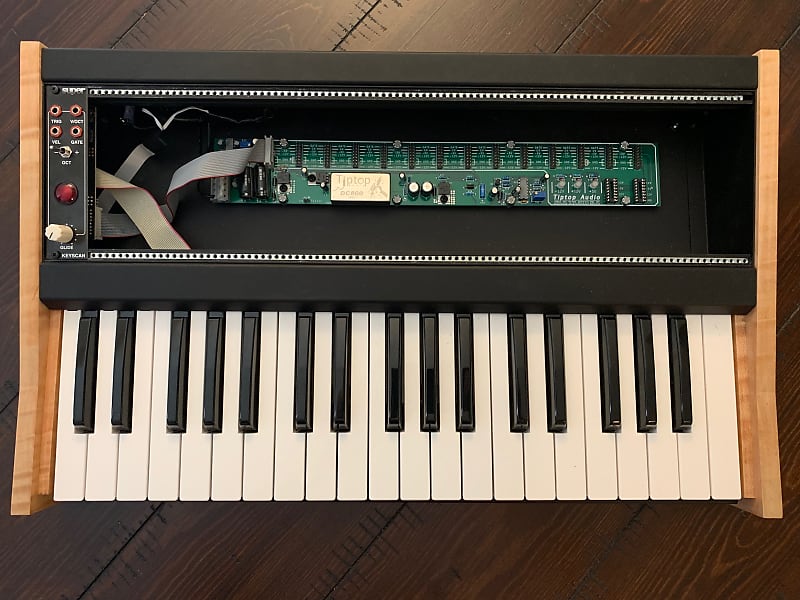 Super Synthesis Super 37 104hp Eurorack Keyboard Case with Reverb