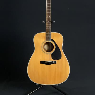 YAMAHA FG441 acoustic guitars