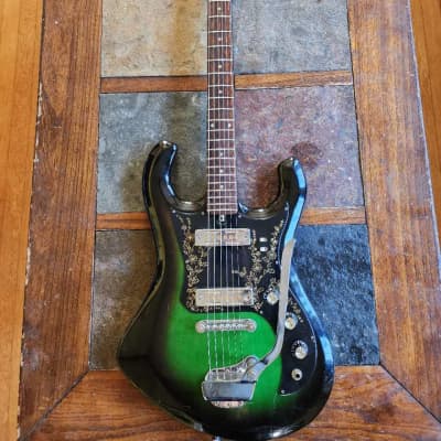 Teisco Kimberly vintage MIJ Bison gold foil Bigsby '60s - green burst image 2
