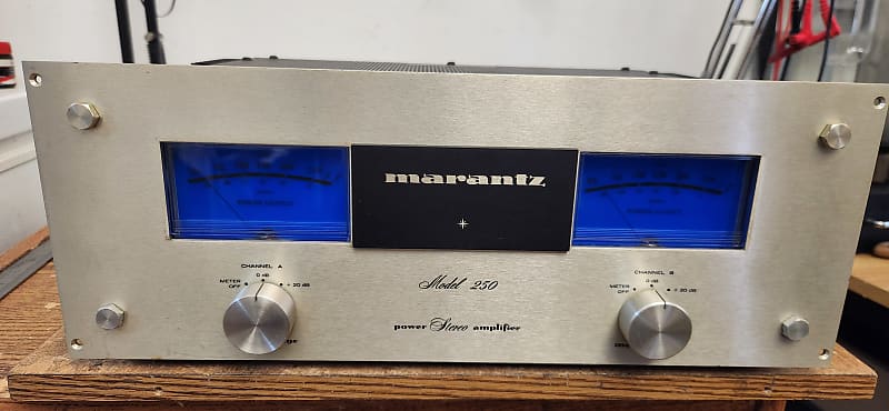 Marantz 250 1970's Silver | Reverb