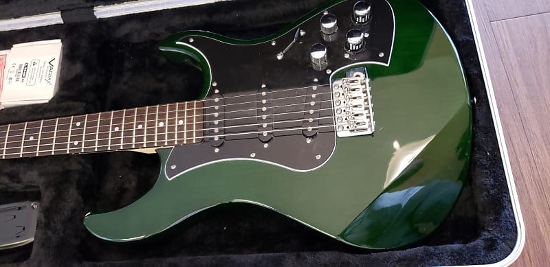 Line 6 Variax Standard Limited Edition Emerald Modeling Electric Guitar  Green w/ Rosewood Fretboard