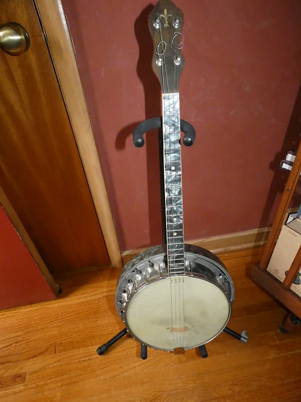 Regal 4-string Banjo 1920s - Perloid image 1