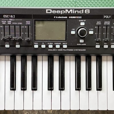 Behringer DeepMind 6 37-Key 6-Voice Polyphonic Analog Synth 2017 - Present - Black