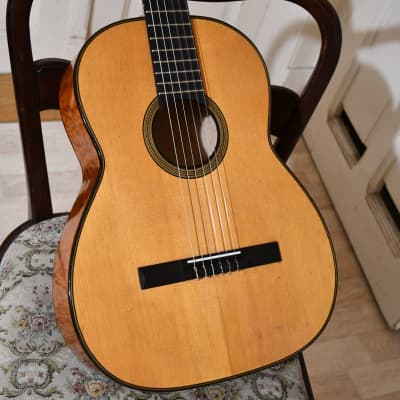 ✴️ Video Included – Masterbuilt Schneider Classical Guitar, 1969, Silked Spruce + Birdseye maple – Fabulous Sound, Great Condition for sale