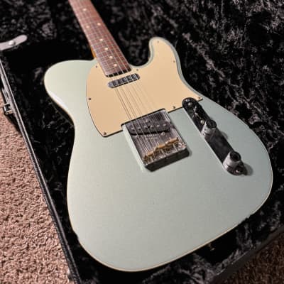 柔らかな質感の Fender American Tele Custom '62 Vintage エレキ