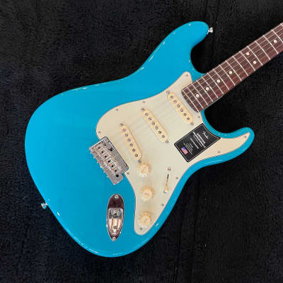 Fender American Professional II Stratocaster RW Miami Blue 7lbs, 12oz US210050022 image 3