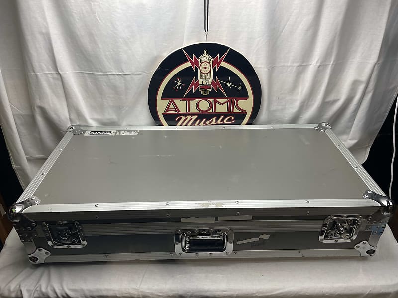 Pedaltrain 32x16 Pedal Board pedalboard with Tour Hard Case Reverb