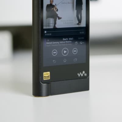SONY NW-ZX2 Digital Audio Player in Excellent Condition Black