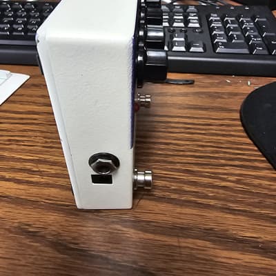 Tech 21 Bass Fuzz Boost 2010s - White image 3