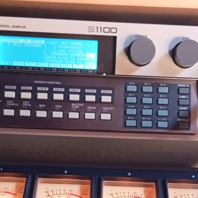 Akai S1100 MIDI Stereo Digital Sampler 1990 - White