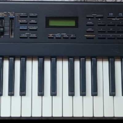 Roland JV-30 61-Key Multi-Timbral Synthesizer black