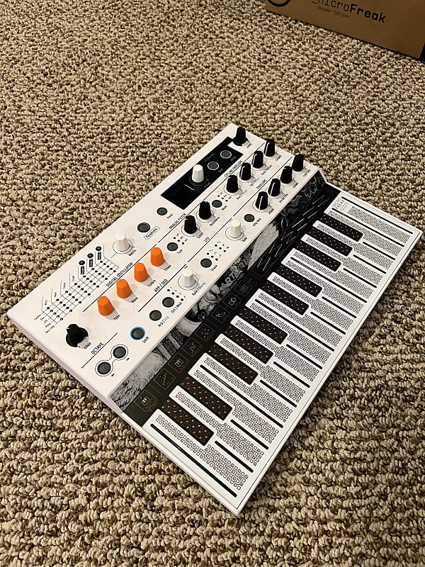 Arturia MicroFreak Vocoder Edition 25-Key Algorithmic Synthesizer