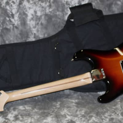 2011 Fender - American HSS Stratocaster - 3 Tone Burst image 6