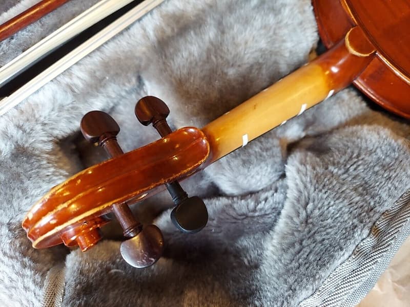 Yamaha J. Yamada V-5 size 1/2 Violin, Good Condition, w/ bow