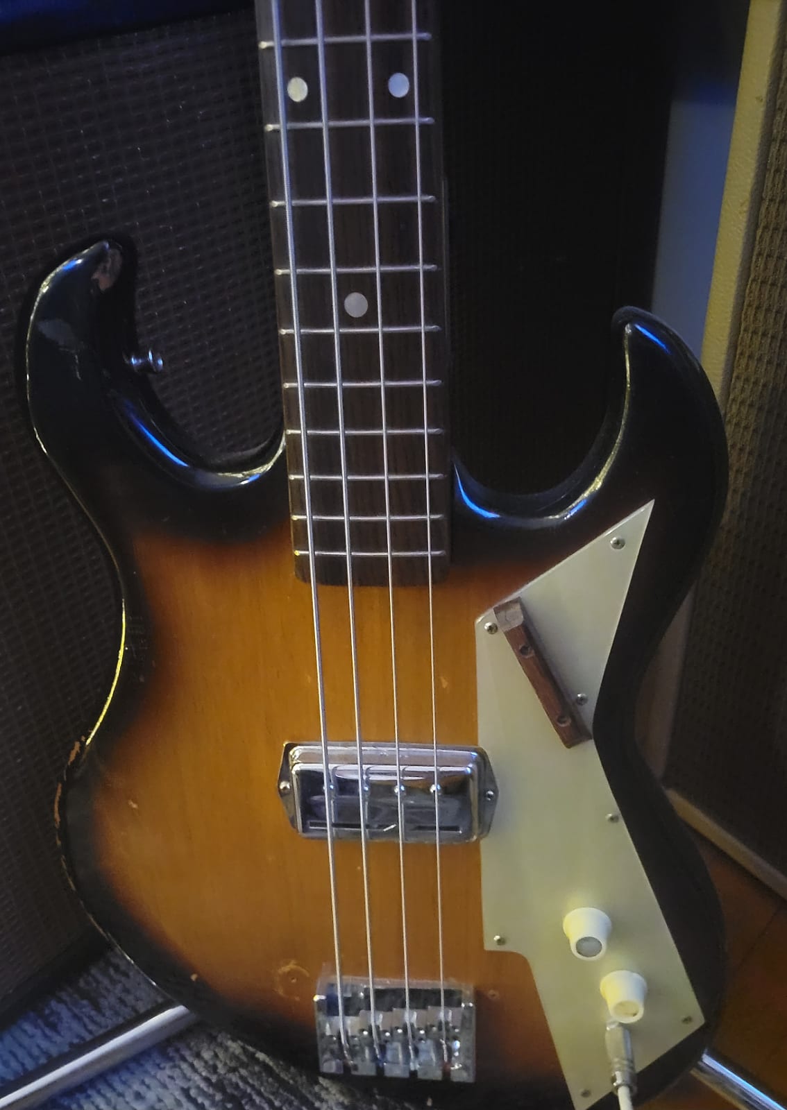 Ibanez 1901 Offset Bass Reverb