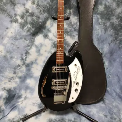 Video Demo 1968 Teisco May Queen Black White Pro Setup New Strings Original Soft Shell Case image 2