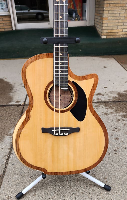 Riversong P2PGA (The River Pacific)Neck Through Acoustic Reverb