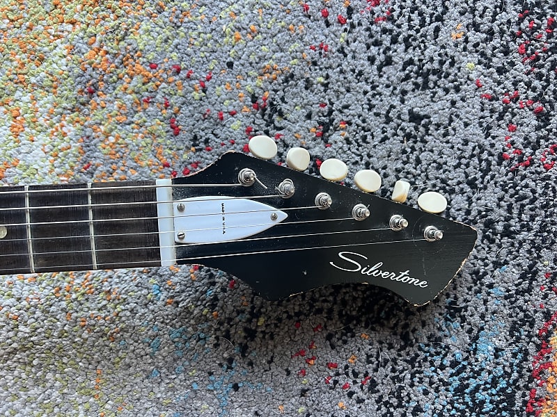 Silvertone 1476 Bobkat with Selmer Croc Skin case 1965